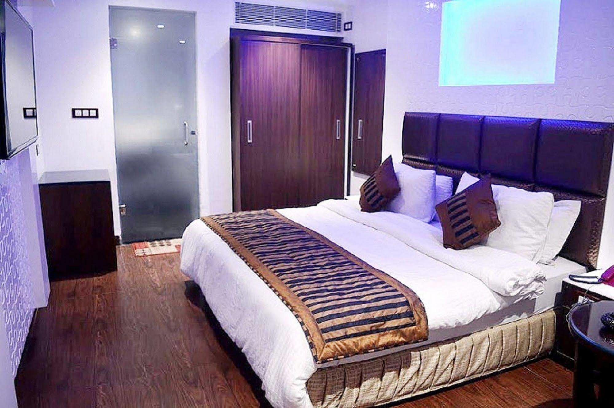 Sun International Hotel